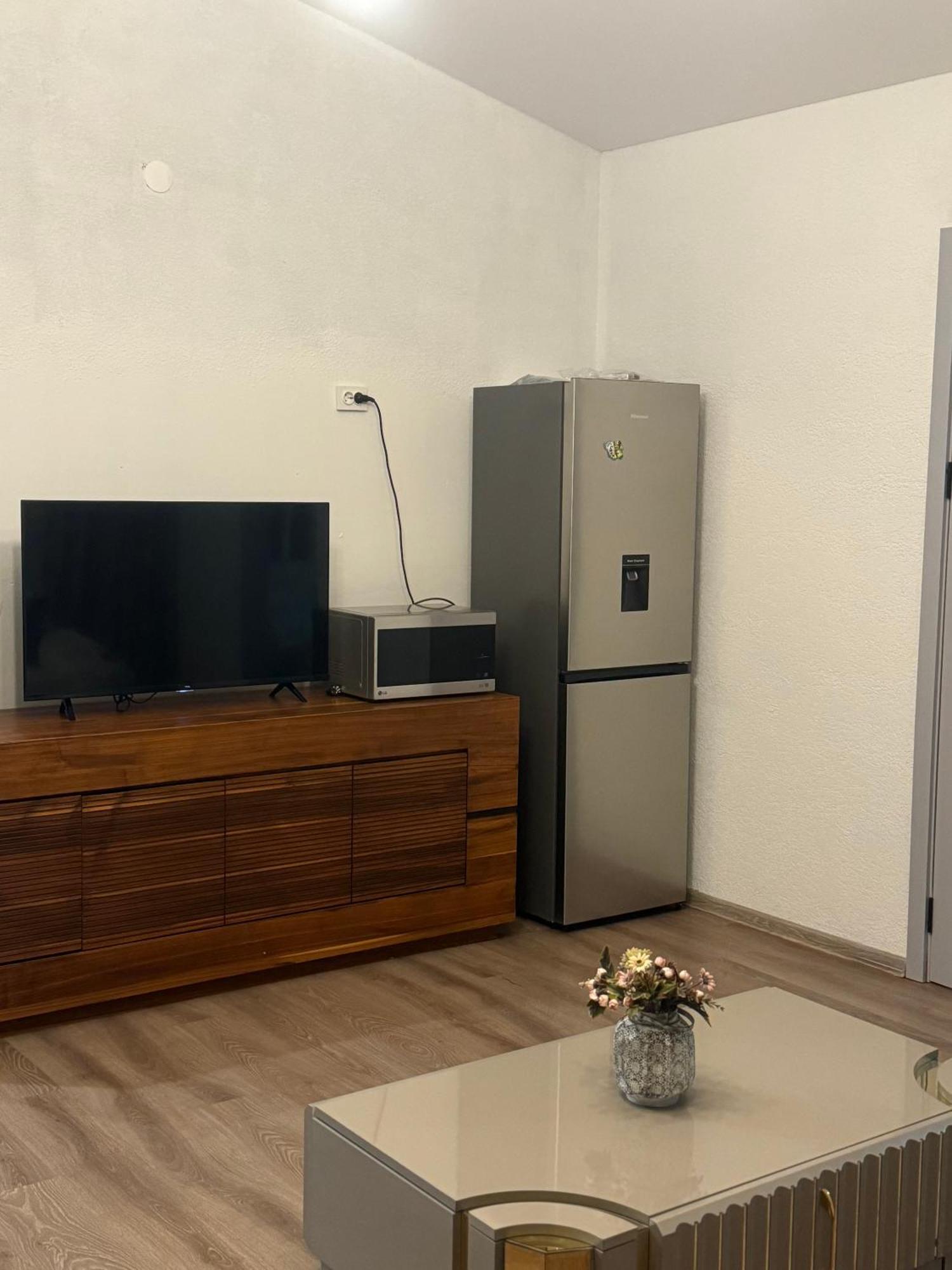 Guest House Elene Gori Bagian luar foto